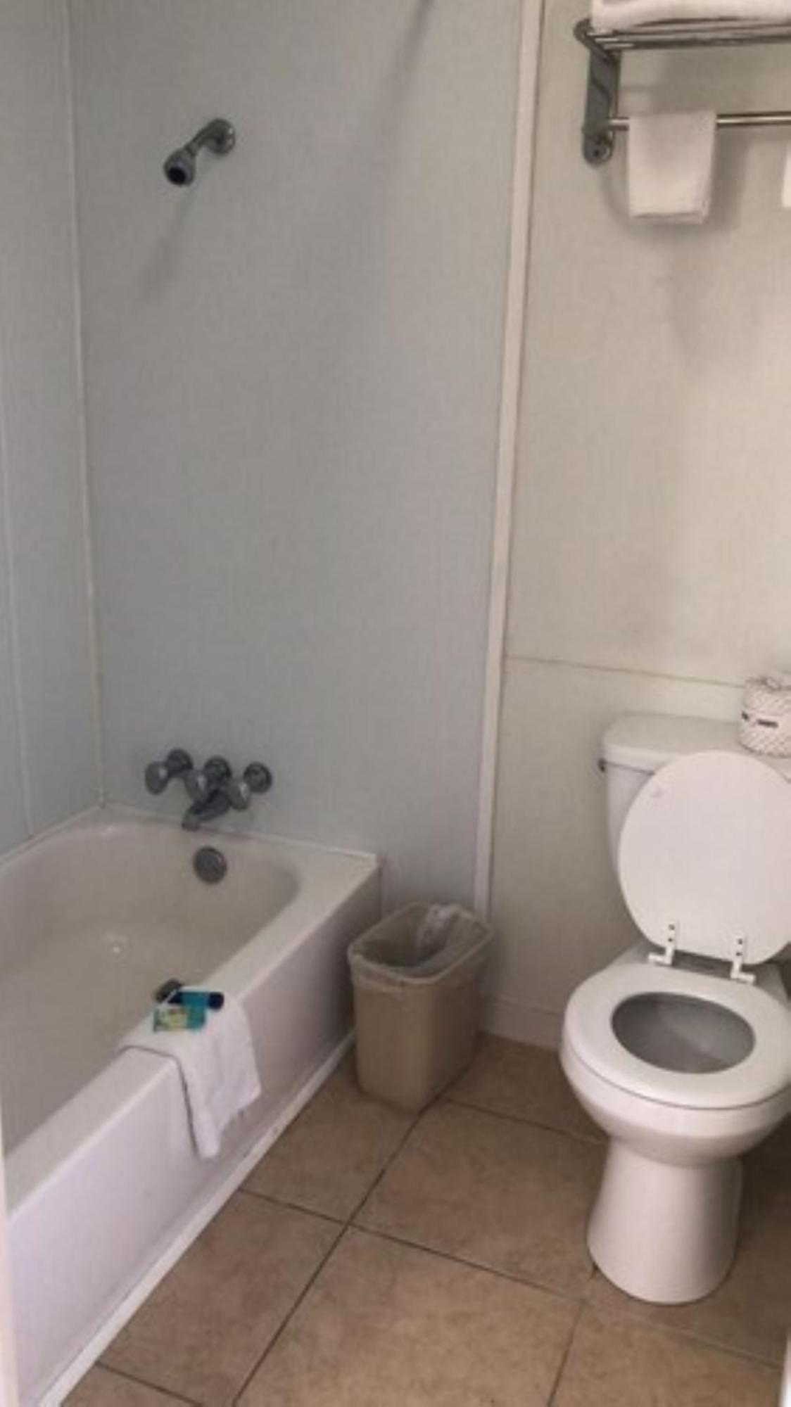Lake Country Inn Riverside 외부 사진
