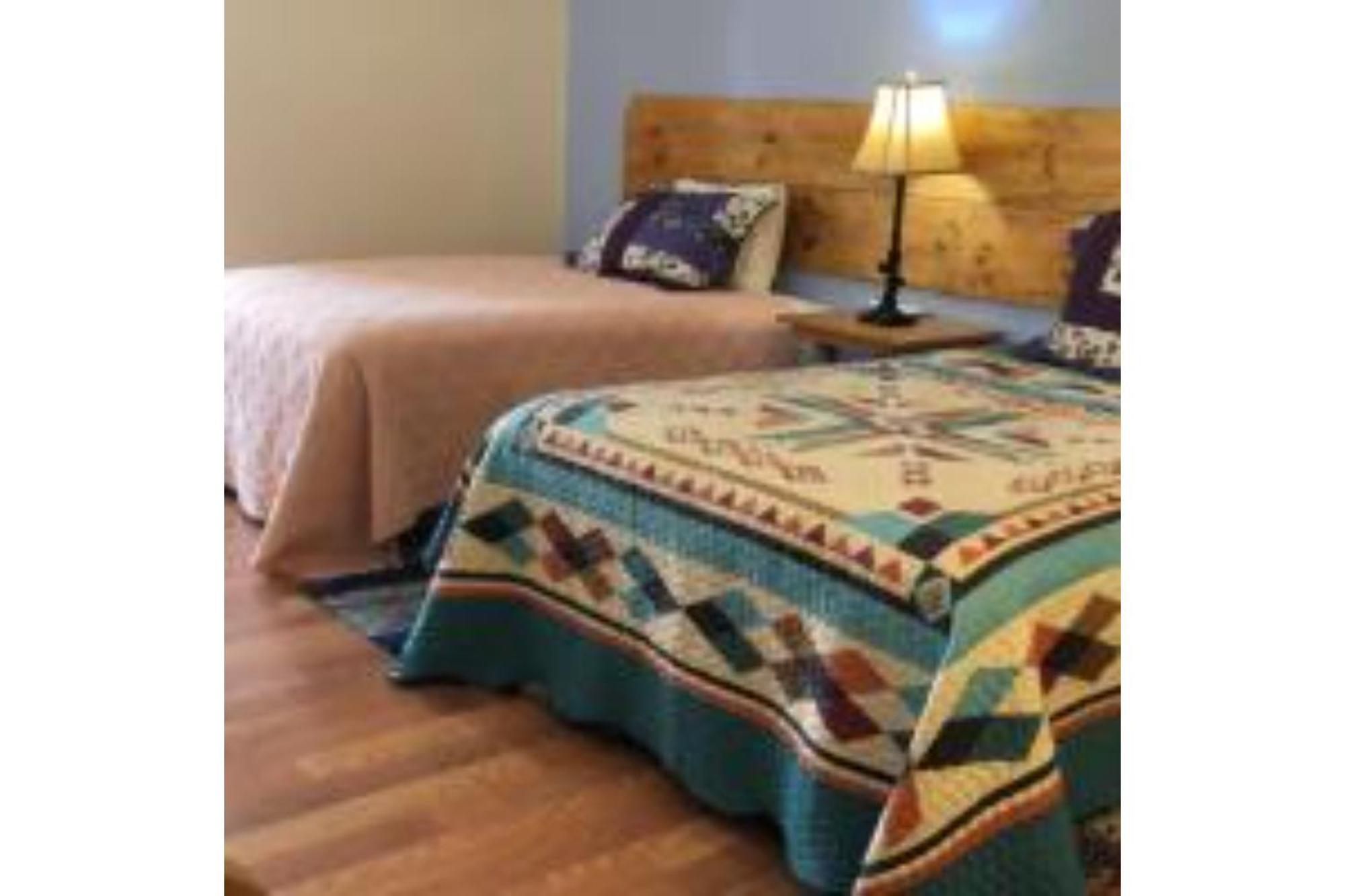 Lake Country Inn Riverside 외부 사진