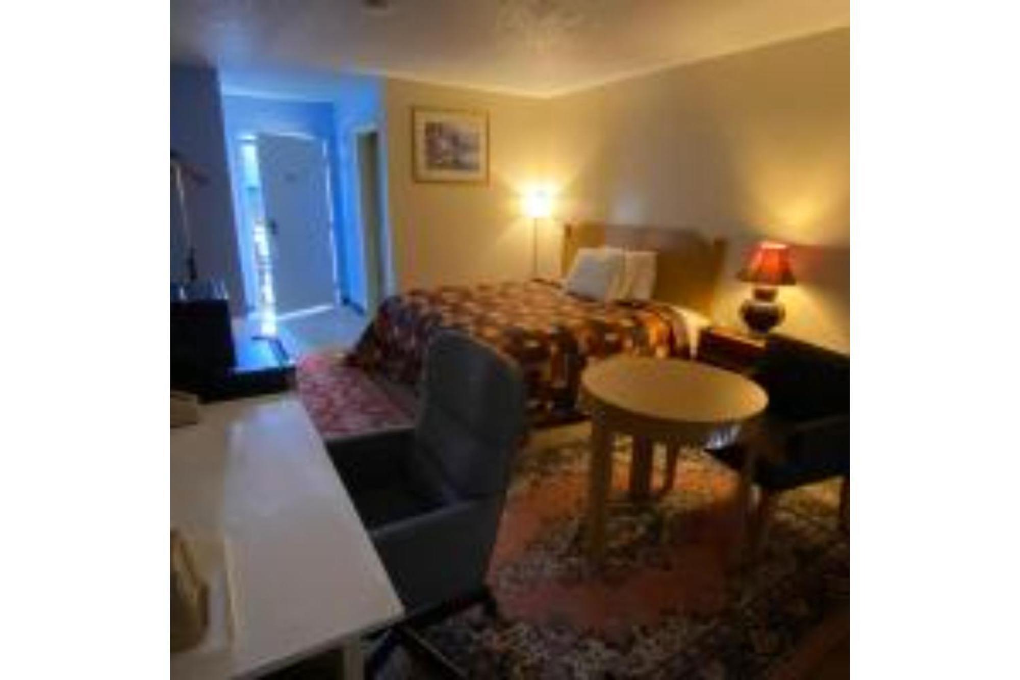Lake Country Inn Riverside 외부 사진