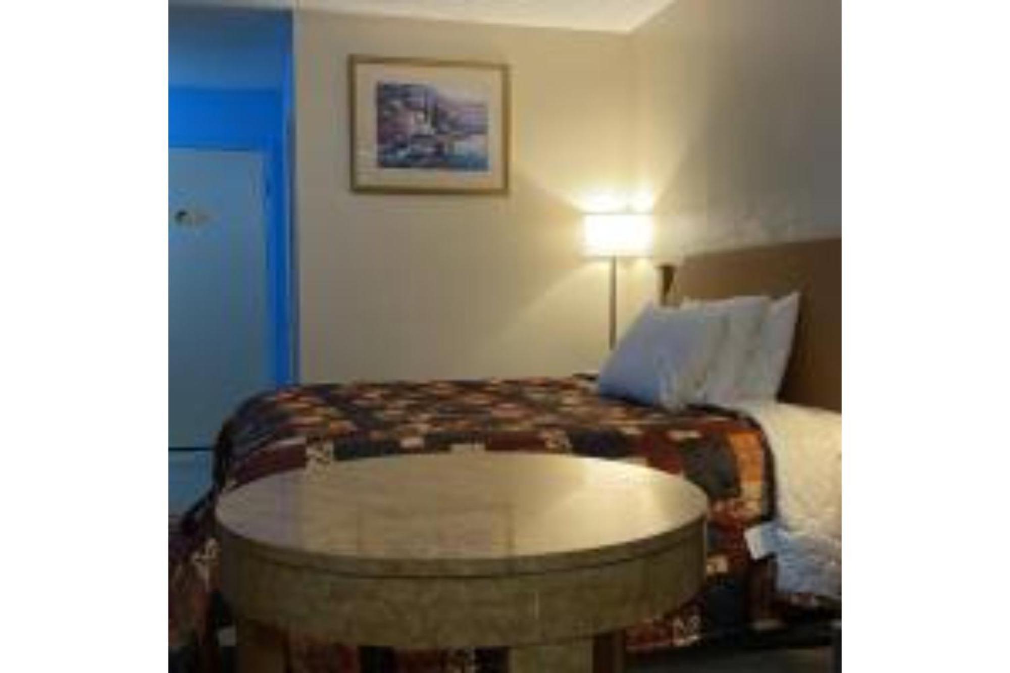 Lake Country Inn Riverside 외부 사진
