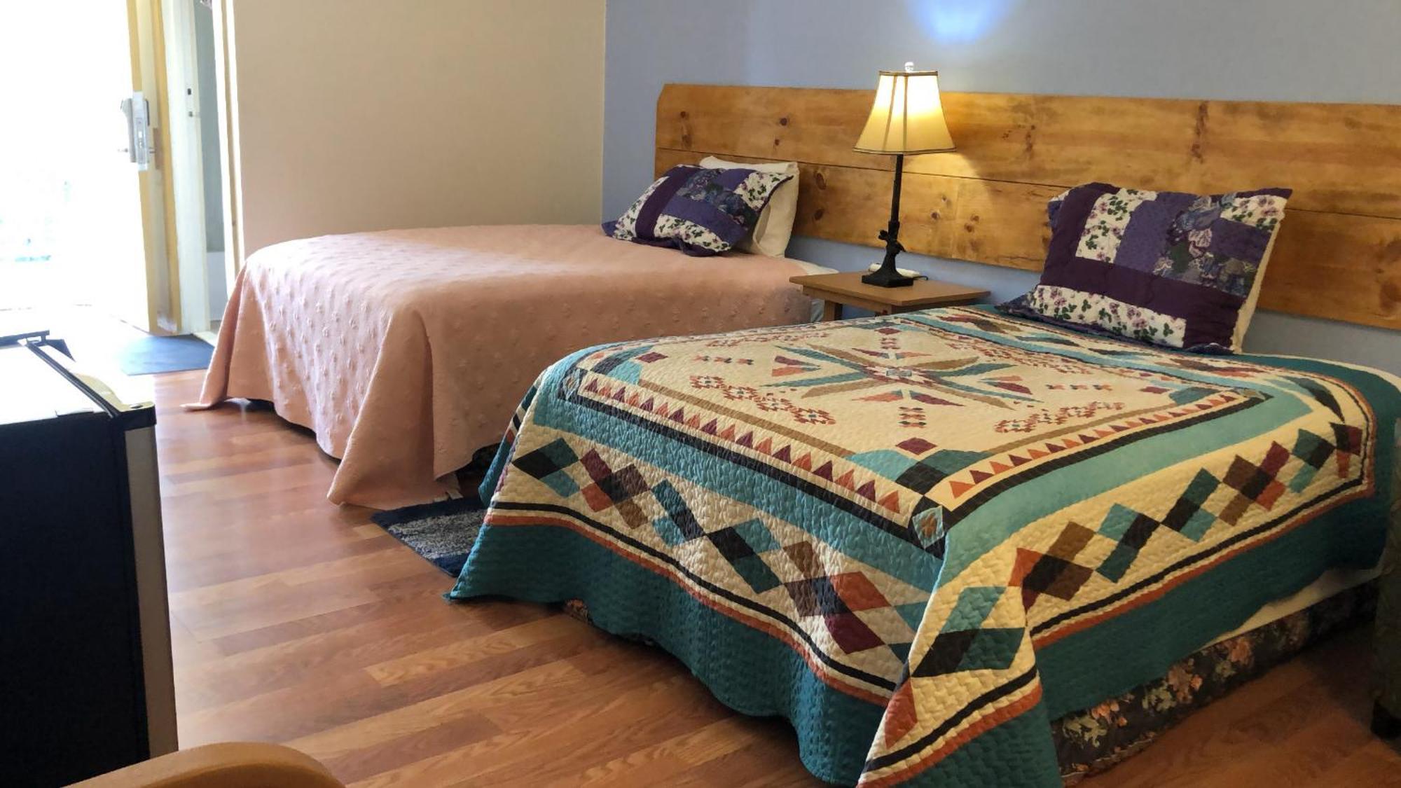Lake Country Inn Riverside 외부 사진